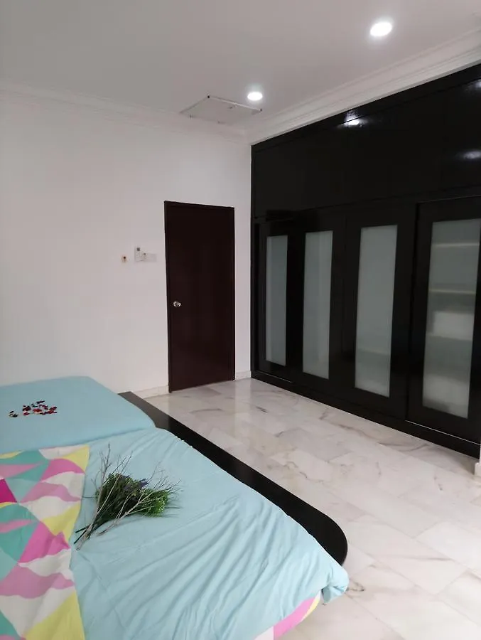 Jb Homestay Bukit Indah Wifi Ciq Mall Legoland Free Parking Johor Bahru 0*,  Malezja